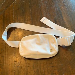 Lululemon extended size belt bag